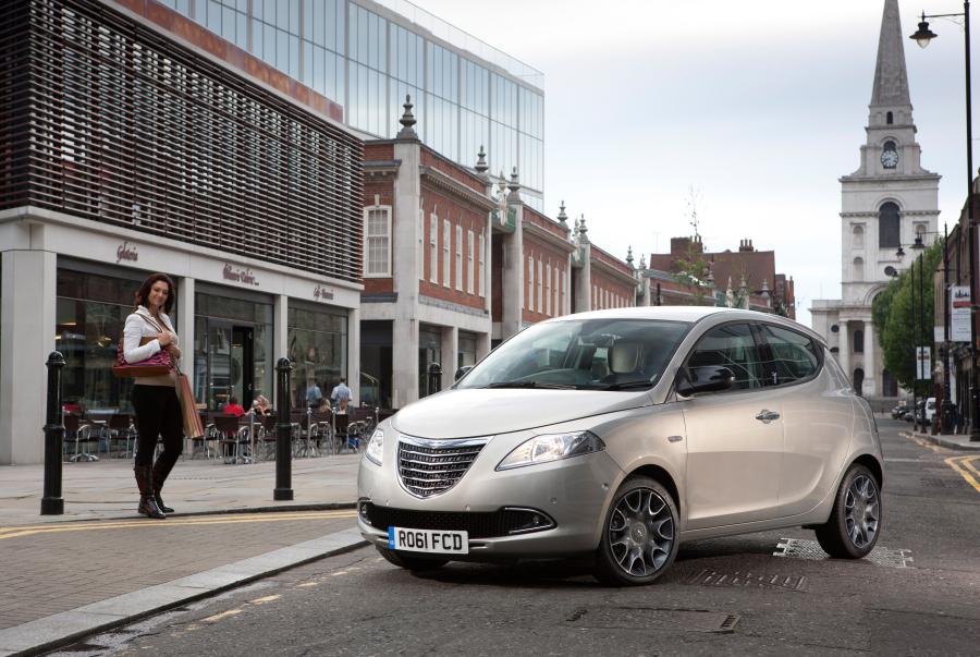  Chrysler Ypsilon 2011 года  (фото 40 из 50)